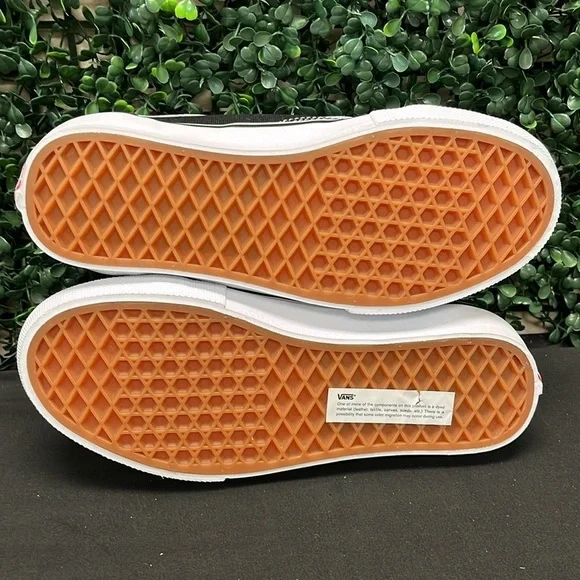 VANS OLD SKOOL SKATE SHOE BLACK/WHITE - 5.5 - Picture 3 of 3